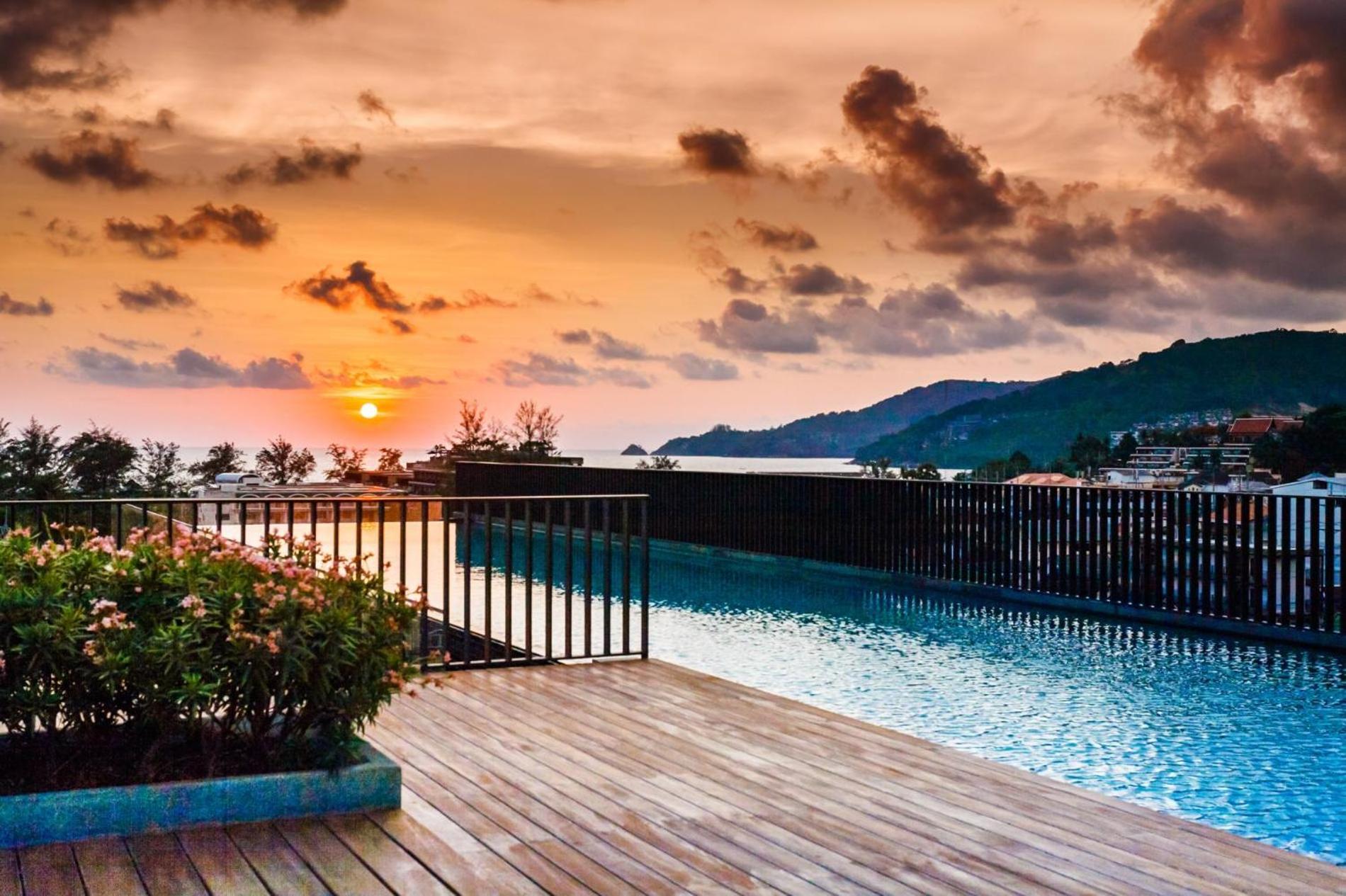 Deck Private By Lofty *